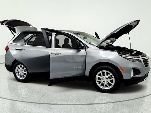 Used 2024 Chevrolet Equinox LT FWD image 14