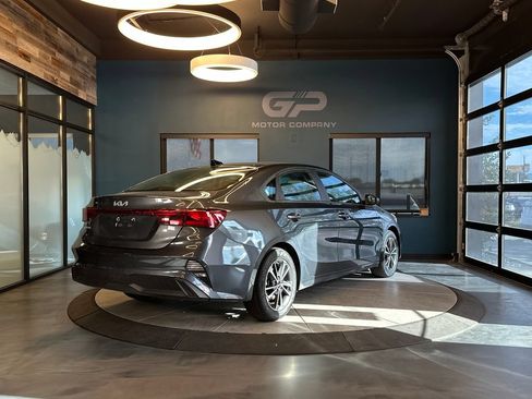 Used 2023 Kia Forte LXS FWD image 3