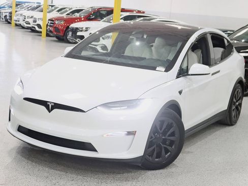 Used 2022 Tesla Model X image 5