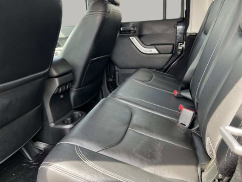 Used 2018 Jeep Wrangler Unlimited Sahara w/ Dual Top Group image 21