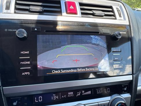 Used 2017 Subaru Legacy 2.5i Premium AWD/4WD image 18