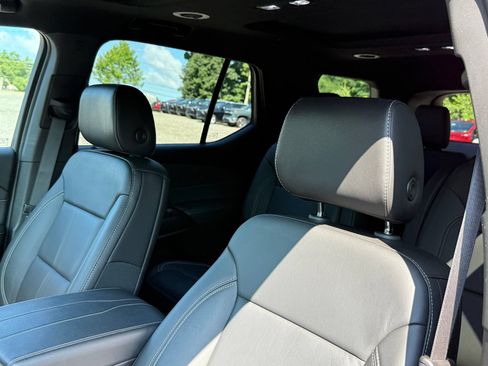 Certified 2023 Chevrolet Traverse LT w/ LT Premium Package AWD/4WD image 18
