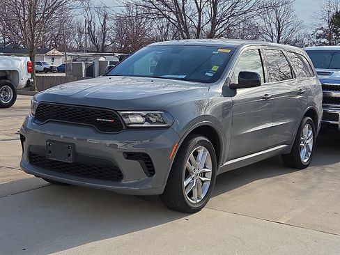 Used 2024 Dodge Durango GT image 2