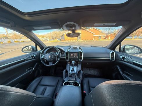 Used 2012 Porsche Cayenne Sport Utility 4D image 23