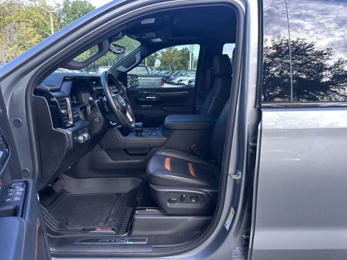 Used 2024 GMC Sierra 1500 AT4 w/ Technology Package AWD/4WD image 2