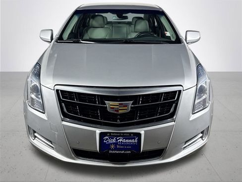 Used 2017 Cadillac XTS Luxury image 3