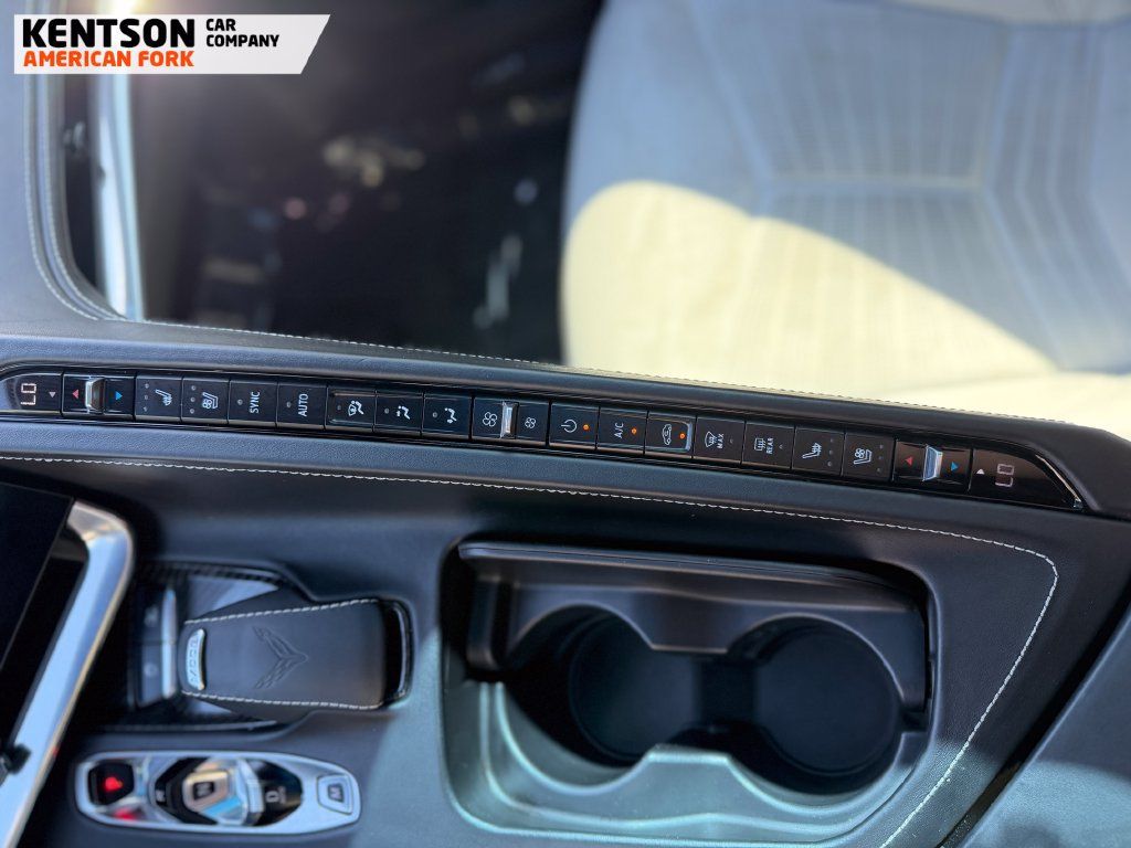 Used 2020 Chevrolet Corvette Stingray Premium Cpe w/ 3LT Preferred Equipment Group RWD image 25