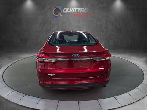 Used 2017 Ford Fusion SE w/ Fusion SE Technology Package FWD image 4