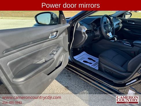 Used 2024 Nissan Altima 2.5 SV image 15