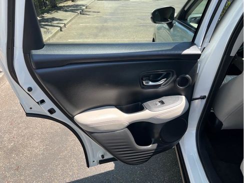 Used 2023 Honda HR-V EX-L image 16