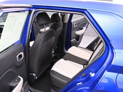 Certified 2025 Hyundai Venue SEL image 12