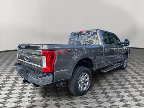 Used 2018 Ford F250 Lariat w/ Chrome Package image 3
