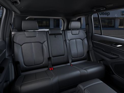 New 2025 Jeep Grand Cherokee Limited image 41