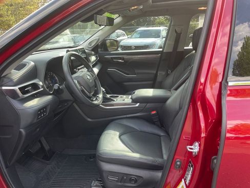 Used 2022 Toyota Highlander Platinum AWD/4WD image 17