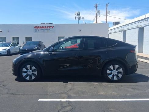 Used 2023 Tesla Model Y Long Range AWD/4WD image 2