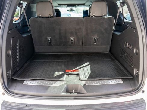 Used 2022 GMC Yukon XL AT4 w/ AT4 Premium Plus Package image 37