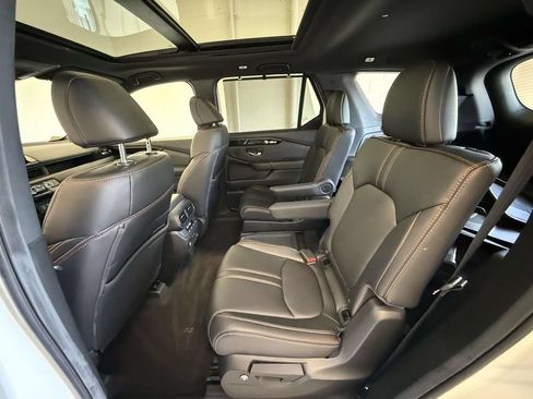 Used 2025 Honda Pilot TrailSport image 19