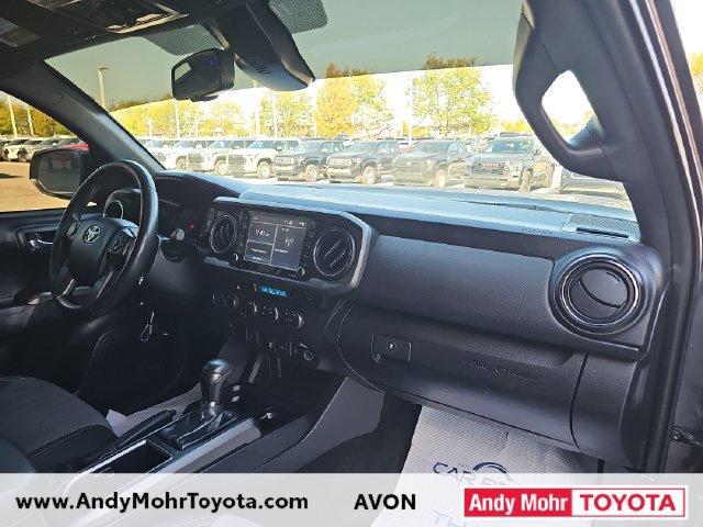 Used 2021 Toyota Tacoma TRD Off-Road AWD/4WD image 38