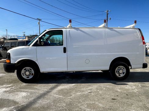 Used 2017 Chevrolet Express 2500 image 7