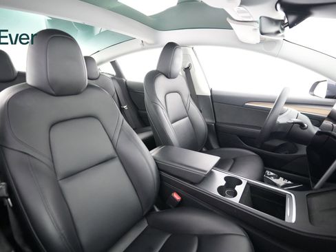 Used 2023 Tesla Model 3 Standard Range image 23