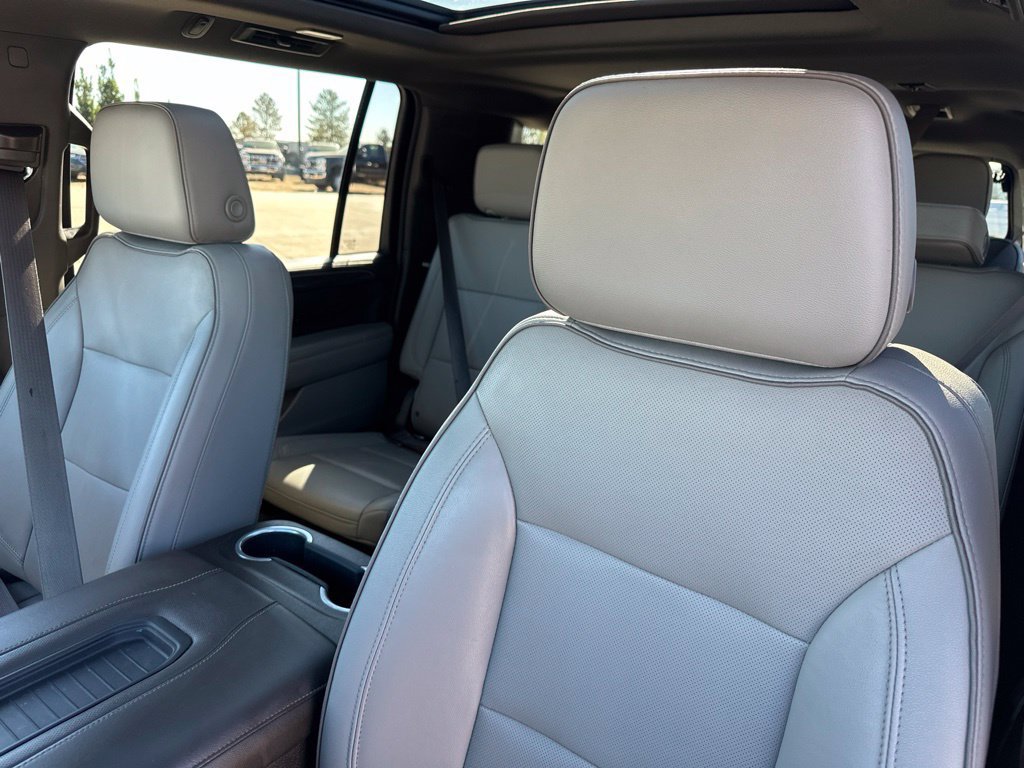 Certified 2021 GMC Yukon XL SLT w/ SLT Premium Package AWD/4WD image 15