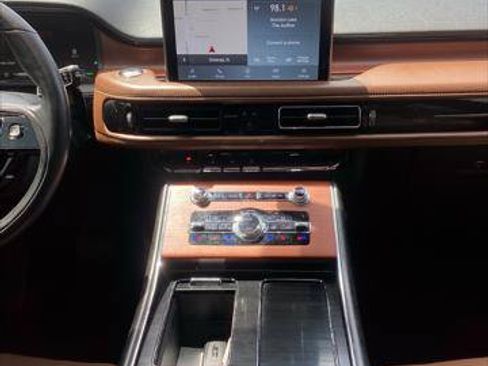 Used 2020 Lincoln Aviator Grand Touring w/ Equipment Group 302A AWD/4WD image 30
