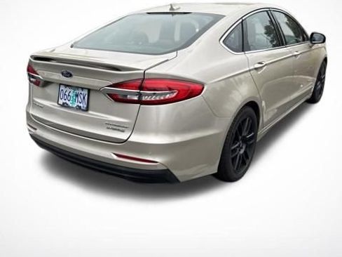 Used 2019 Ford Fusion Titanium FWD image 6