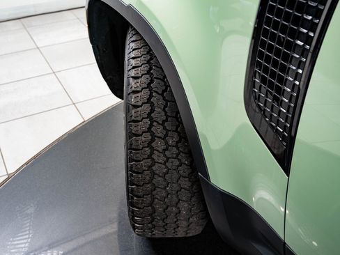 Used 2023 Land Rover Defender 110 75th Limited Edition image 47