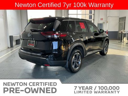 Used 2025 Nissan Rogue SV FWD image 22
