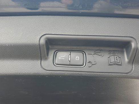 Used 2020 Ford Explorer ST image 18