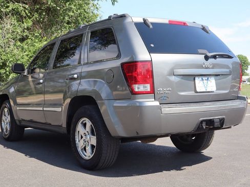 Used 2007 Jeep Grand Cherokee Limited w/ Trailer Tow Group IV AWD/4WD image 7