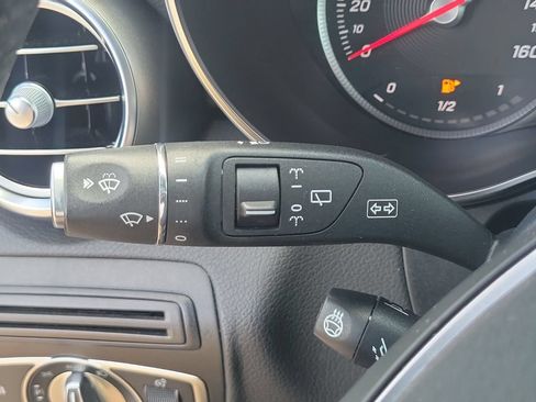 Used 2018 Mercedes-Benz GLC 300 4MATIC image 27