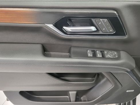 Certified 2025 GMC Yukon XL Denali image 29