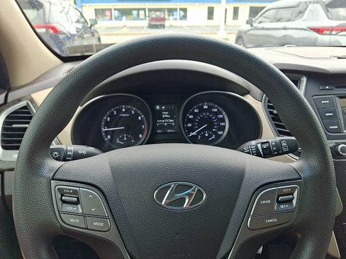 Used 2017 Hyundai Santa Fe Sport FWD image 18