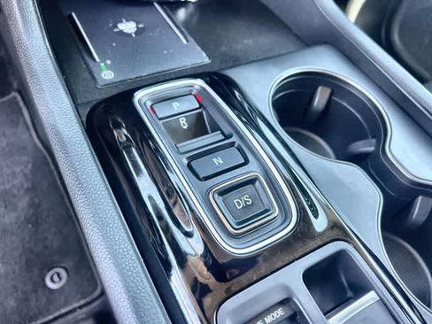 Used 2025 Honda Pilot EX-L image 16