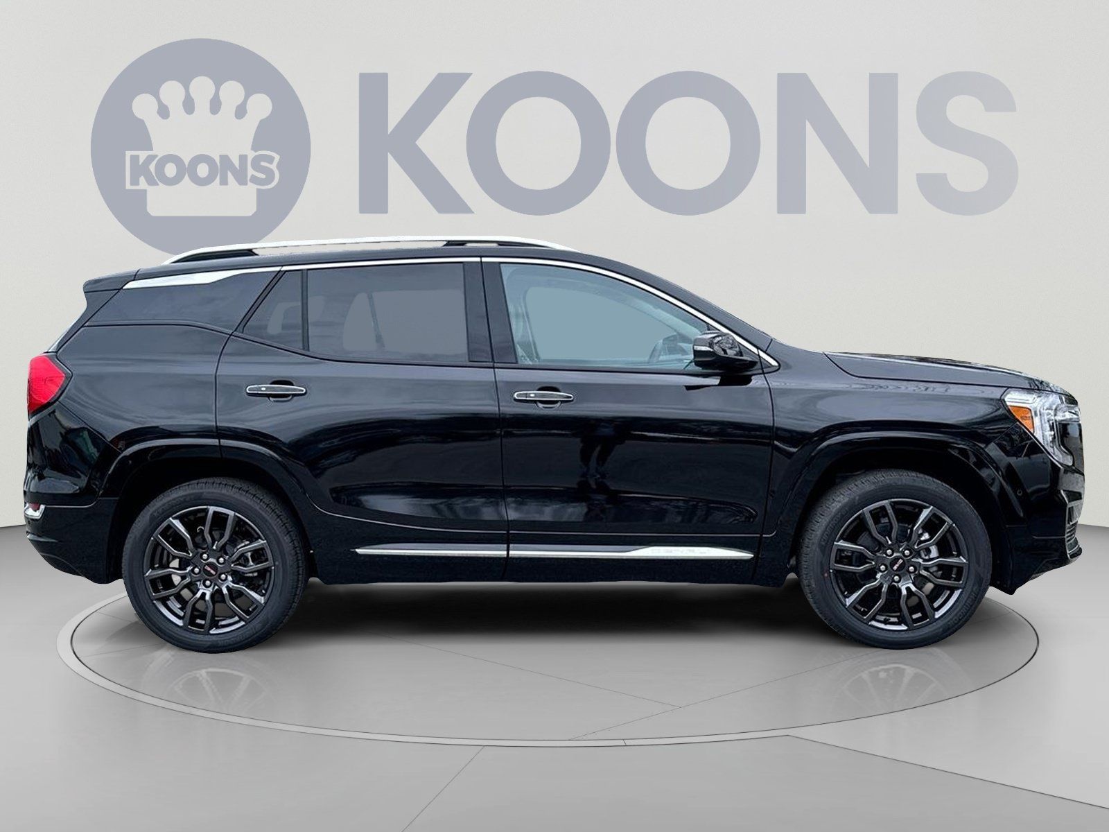 Used 2024 GMC Terrain Denali w/ Black Diamond Edition AWD/4WD image 12