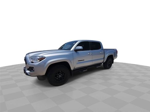 Used 2022 Toyota Tacoma SR5 RWD image 4