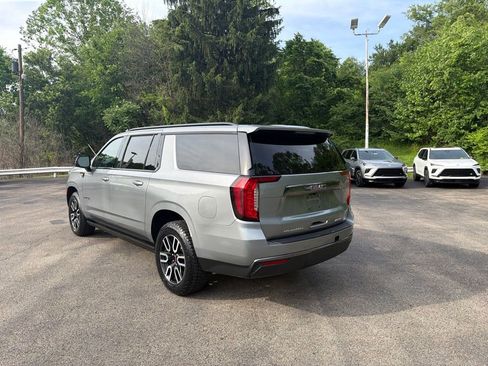 Used 2023 GMC Yukon XL AT4 w/ Technology Package AWD/4WD image 5