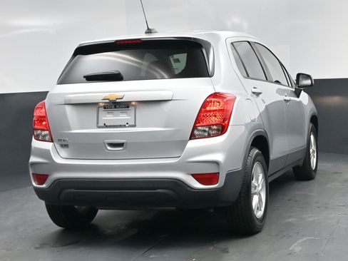 Used 2020 Chevrolet Trax LS w/ Tint and Cruise Package image 10