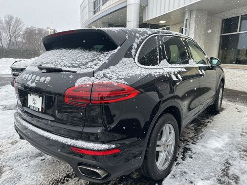 Used 2016 Porsche Cayenne image 4