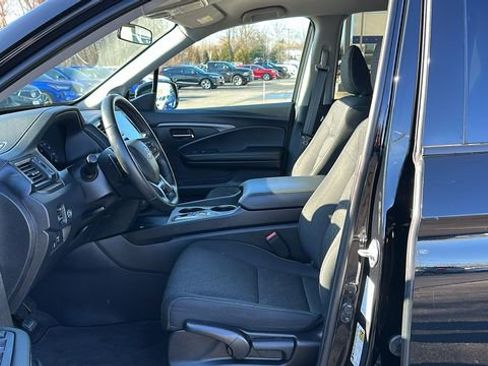 Used 2024 Honda Ridgeline Sport image 9