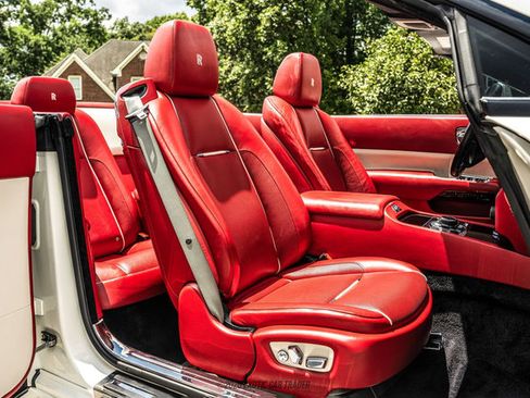 Used 2016 Rolls-Royce Dawn RWD image 76