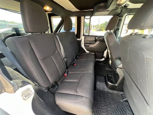 Used 2015 Jeep Wrangler Unlimited Sport w/ Quick Order Package 24S image 18