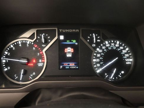 Used 2023 Toyota Tundra Limited AWD/4WD image 19