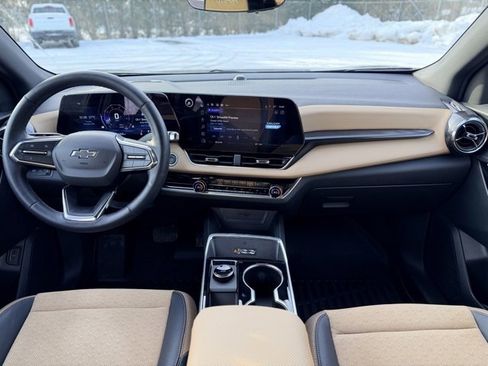 Used 2025 Chevrolet Equinox ACTIV w/ Safety and Technology Package image 22