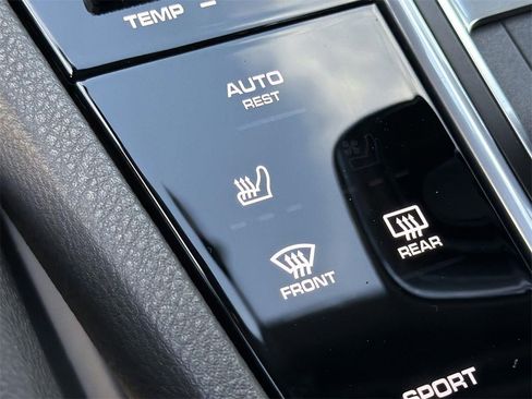 Used 2020 Porsche Cayenne image 17