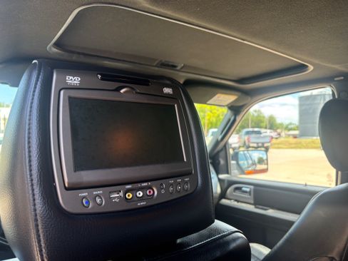 Used 2015 Ford Expedition EL Limited w/ Equipment Group 301A AWD/4WD image 12