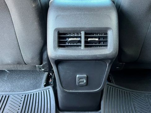 Used 2024 Chevrolet Equinox LT AWD/4WD image 34