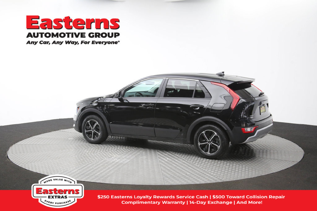 Used 2025 Kia Niro LX FWD image 61