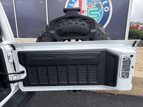 Used 2020 Jeep Wrangler Unlimited Rubicon image 53